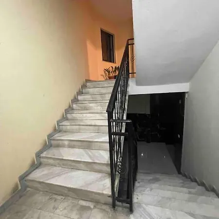 Prior Centeroftirana Apartman *